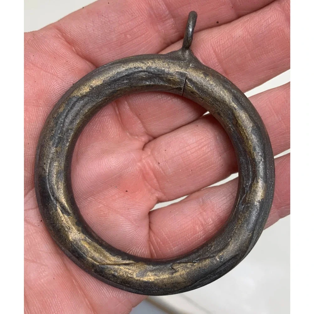 Lot 18 x Distressed Cast Iron Metal Curtain Rings 1 5/8